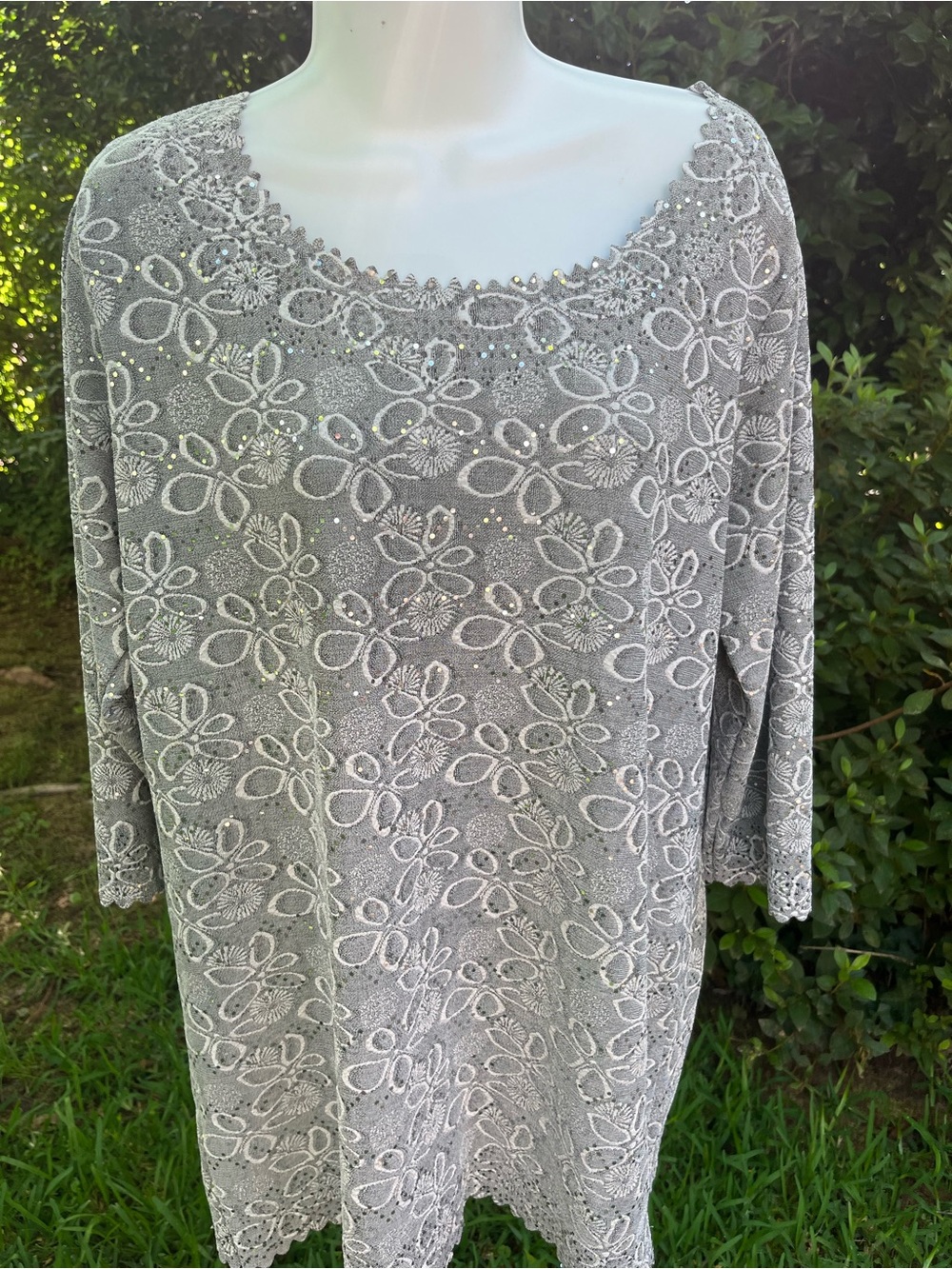 Studio Works Light Gray Floral Lace Scoop Neck Top with sparkles L